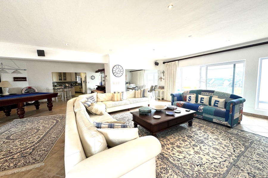 6 Bedroom Property for Sale in Myburgh Park Western Cape